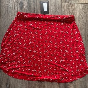 PRETTY LITTLE THING FLORAL SKATER SKIRT